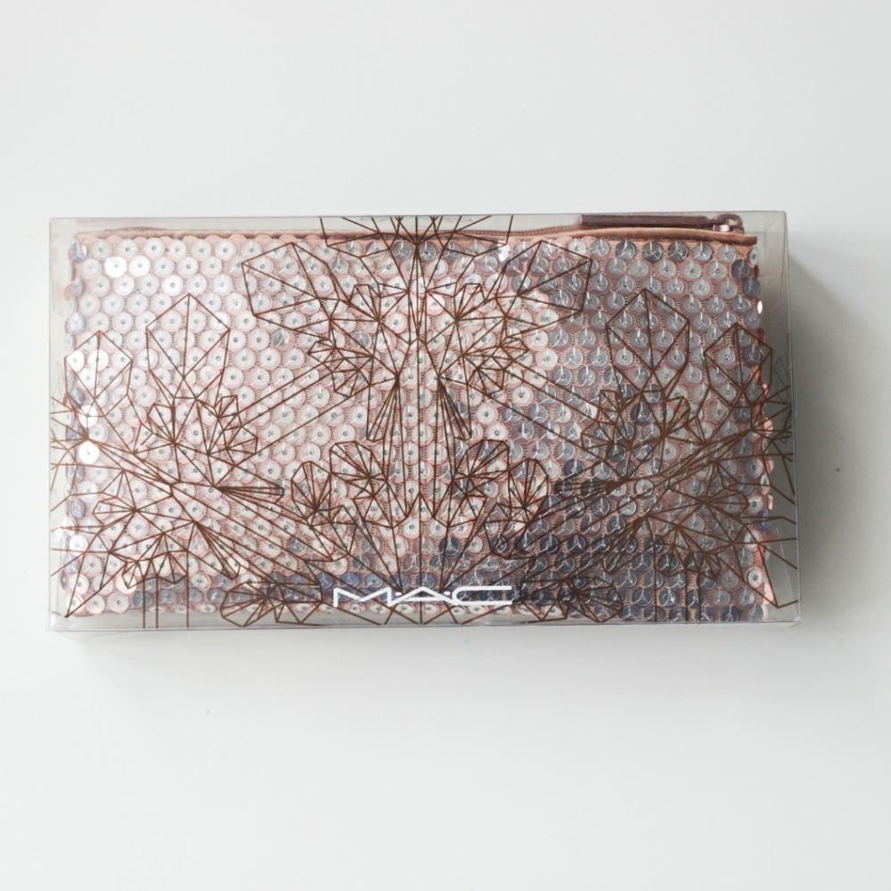 MAC Snowball Face Bag Whisper of Gilt Highligher and Brush - Picture 5 of 8